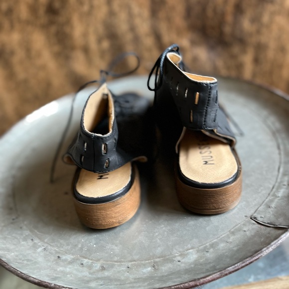 Musse&Cloud lace up, flat leather sandal. Size 9. Never worn! - Picture 4 of 5